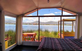 Uros Quechua`s Lodge Titicaca
